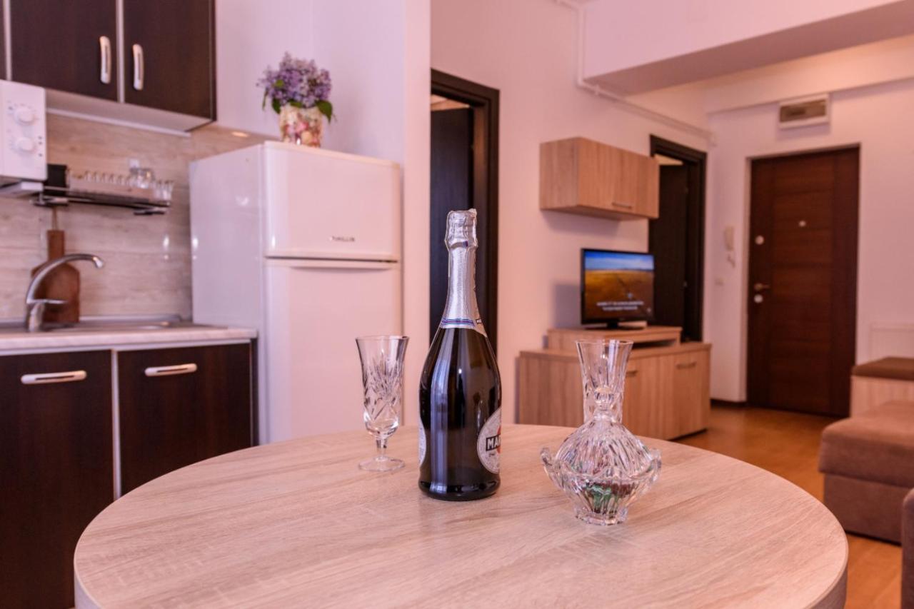 Theo Summerland Seaview Mamaia Exterior photo