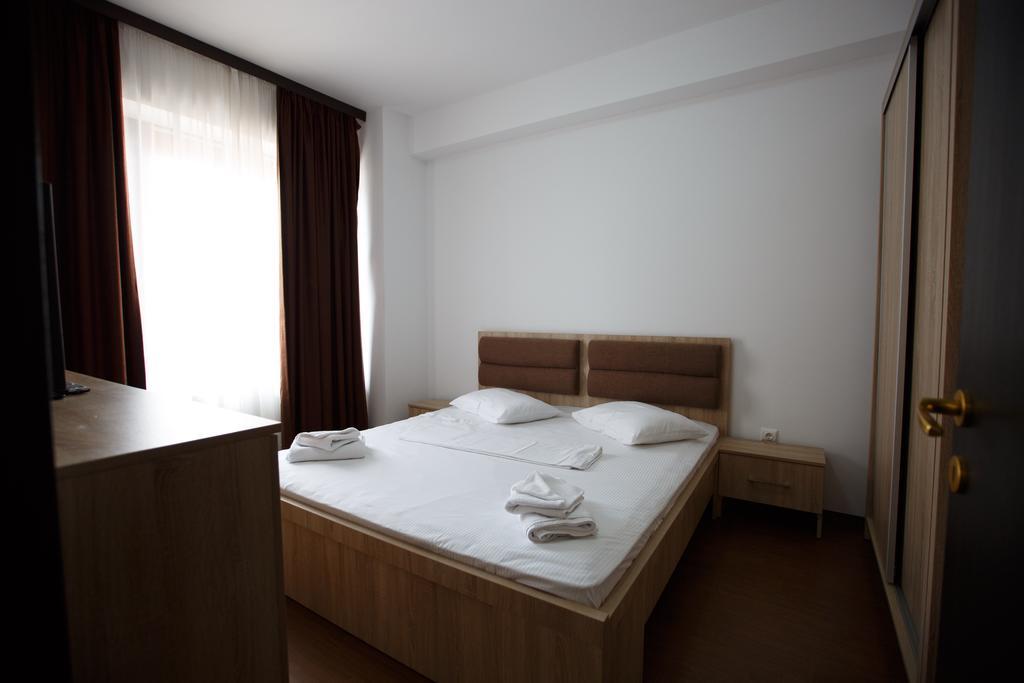 Theo Summerland Seaview Mamaia Exterior photo