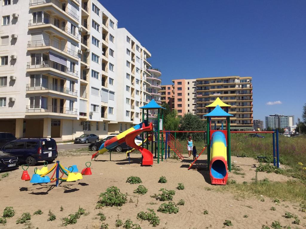 Theo Summerland Seaview Mamaia Exterior photo